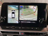 【アラウンドビューモニター】周囲を見渡せる映像で、スムースな駐車をサポートします