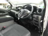 運転席の画像です。