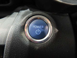 スマートキー装備車なので、キーを取り出さなくてもエンジン始動が可能です。