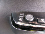 ドアミラーの鏡面の調節、格納は運転席からすべて操作できます!