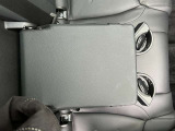 メルセデス・ベンツの定める厳しい基準をクリアしたお車のみをご案内させて頂きます。納車前整備はメーカー規定に基づき当店3Fの指定工場で入念に行なわれます。熟練のメカニックがお客様のお車を整備致します。