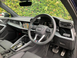 Audiのインテリアはエクステリア同様、優れたデザイン性とクオリティ、そして機能性を兼ね備えております。