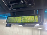 【デジタルインナーミラー】後席の大きな荷物や同乗者で後方が確認しづらい時でも安心!カメラが撮影した車両後方の映像をルームミラー内に表示。クリアな視界で状況の確認が可能です!