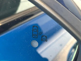 ●ブラインドアシストセンサー:視角からの車を感知し、ドライバーが車線変更を行う際に、警告音と共に注意を促してくれる安全支援機能です!