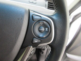 Hondaセンシングの機能のひとつ、アダプティブクルーズコントロール付!アクセルから足を離しても設定したスピードと前車との車間を保ち走行してくれます!車線維持もアシスト☆高速道路で疲労軽減ですね☆