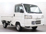 当社の優秀なスタッフがしっかり点検整備をさせていただいてからご納車いたします!さらに!エンジンオイル、エレメント・ミッションオイル・ワイパーゴムを新品交換になります!これで安心して乗って頂けます!