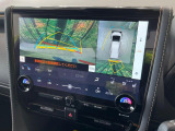 【パノラミックビューモニター】専用のカメラにより、上から見下ろしたような視点で360度クルマの周囲を確認することができます☆死角部分も確認しやすく、狭い場所での切り返しや駐車もスムーズに行えます。