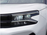 【ヘッドライト】省電力で長寿命の明るく運転しやすいLEDヘッドランプです。明るく照らすので暗い夜道からお客様を守ってくれます。