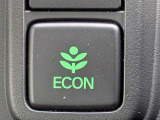 ワンタッチで省燃費走行をサポートするECONスイッチを装備。
