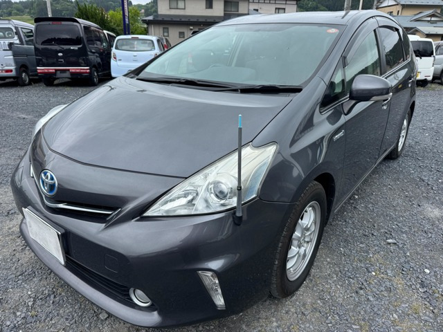 トヨタ プリウスα 