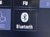 Bluetoothオーディオ対応可。お持ちのスマホやiPodなどとBluetooth接続して外部機器内の音楽などを車内で楽しめます。