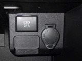シガーソケット用の充電器が使用可能です!