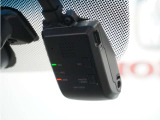 ◆ドライブレコーダー◆映像・音声などを記録する自動車用の装置です。 もしもの事故の際の記録はもちろん、旅行の際の思い出としてドライブの映像を楽しむことができます。