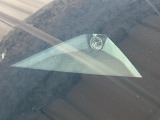 【スマートブレーキ】走行中に前方の車両等を認識し、衝突しそうな時は警報とブレーキで衝突回避と被害軽減をアシスト。より安全にドライブをお楽しみいただけます。