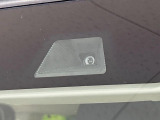 【ホンダセンシング】走行中に前方の車両等を認識し、衝突しそうな時は警報とブレーキで衝突回避と被害軽減をアシスト。より安全にドライブをお楽しみいただけます。