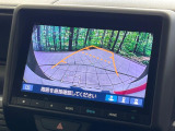 【バックカメラ】駐車時に後方がリアルタイム映像で確認できます。大型商業施設や立体駐車場での駐車時や、夜間のバック時に大活躍!運転スキルに関わらず、今や必須となった装備のひとつです!