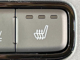 【シートヒーター】寒い日に重宝するシートヒーター!エアコンより早く温まってくれるので寒がりの人も安心ですね♪エアコンの温風は乾燥するから苦手、という方にもをおすすめです。