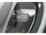 アクセルから足を離しても設定速度で走り続けてくれます。高速道路での長距離移動が楽になりますよ♪