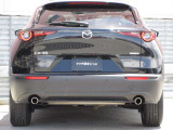 CX-30のエクステリアデザインは、明確なラインを使わず、面の動きのみで表現。アートとしての美しさと生命感を感じさせるデザインを創生しています