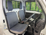 運転席シート廻りは使用感も少なく、良好な状態となっています。丁寧に使われていたことがよくわかりますね。
