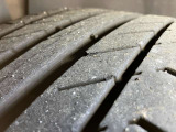 右前タイヤです。溝はまだまだしっかり残っています