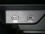 【充電用USB端子】デバイスの充電に便利です。※実際の接続端子は写真で確認or店舗までご気軽にお問合せください♪