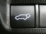 後ろが狭くてもサッと積める。途中で止められる安心のバックドア。後ろの駐車スペースが狭い時に重宝しますよ♪