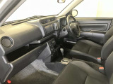 分かりやすく操作しやすい運転席まわりです☆