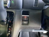 電子制御パーキングブレーキになっています