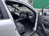 【運転席】座り心地が良いシートなので長時間の運転でも快適にお過ごしいただけます。新品のフロアマットのご注文も可能です。掲載箇所以外にご希望の写真がございましたらお気軽にお問い合わせ下さい。