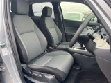 【前席】前席は丁寧に使用されており、目立つダメージはありません。全体的に良好な状態を維持しています。