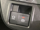 【オートブレーキホールド】信号待ちや渋滞で停車時にブレーキから足を離しても、停止状態を保持してくれます。前進するときはアクセルを踏めば自動で解除されるので安心♪街乗り運転が楽になります♪