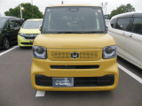 こちらのおクルマはメーカー保証期間内ですので新車一般保証特別保証を継承いたします(一般保証は新車登録月から3年間または走行60000kmまで、特別保証は新車登録月から5年間または100000kまで)