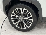 タイヤサイズは215/50R18!純正アルミホイール!残り溝は5ミリ程度です!