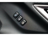運転席のシートポジションメモリー機能は、登録済みの運転者と交代しても、シートポジションの変更の手間がかかりません。