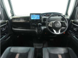◆視界広々で非常に運転しやすくロングドライブでも疲れを感じさせないすっきりとまとまったインパネ周りです。