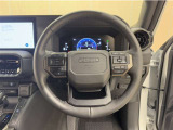 ステアリングスイッチ搭載!手を離さずに手元のスイッチでさまざまな操作が可能。運転中、視線をそらさなくても操作ができて安全です!