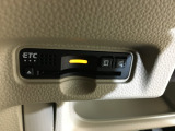 ETC付。高速道路の料金所はキャッシュレスで通過です。サービスエリア等にあるスマートインターの出入口も利用可能でとっても便利。ご納車後すぐにお使い頂けるようセットアップしてのお渡しとなります。