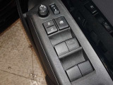 電動格納式ドアミラー・パワーウインドウを装備しています。