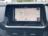 スマートフォン用アプリ[Apple CarPlay][Android Auto]対応の純正ナビ Discover Pro を装備、ラジオのほか、USB、Bluetoothハンズフリー通話にも対応。