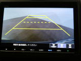 リアカメラ付きで後退時も安心です。