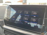9.2インチ大型全面タッチスクリーンを搭載。ナビシステムの域をこえて車両を総合的に管理できるインフォテイメントシステムです。