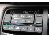 フルオートエアコンを装備しております。車内の温度設定だけでなくPM2.5にも対応した高性能集塵フィルターも装備しており車内はいつも快適空間です。