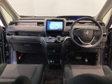 【前方視界】開放的な前方視界!運転がしやすく疲れにくいです♪窓が大きく、見通しがとっても良いおクルマですよ♪