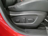 パワーシートになっておりますので、微調節が可能。運転がしやすい姿勢を取ることが出来ます。
