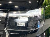 【LEDヘッドライト】悪天候や夜間走行時も良好な視界を確保し安心して運転できる高輝度LEDヘッドライトを装備!点灯速度が早く、消費電力も抑えられています。
