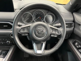 【純正革巻きステアリング】上質な革を使用することで、手にしっかり馴染みとても運転しやすいハンドルです♪