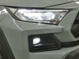 LEDヘッドライトです。デザイン性がよくとても明るいので、夜間の走行や悪天候でも安心です。しかも長寿命!