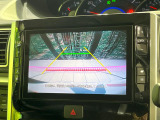 【バックカメラ】駐車時に後方がリアルタイム映像で確認できます。大型商業施設や立体駐車場での駐車時や、夜間のバック時に大活躍!運転スキルに関わらず、今や必須となった装備のひとつです!