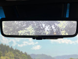 【デジタルインナーミラー】カメラが撮影した車両後方の映像をルームミラー内に表示。クリアな視界で状況の確認が可能です!※ドラレコ機能ご利用には別途SDカードをご用意いただく場合があります。